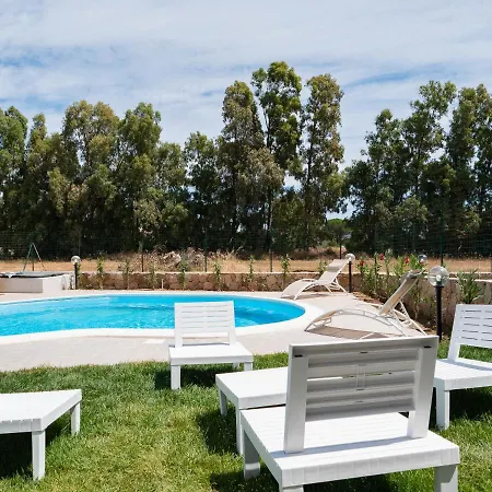 Villette Con Piscina A 300m Dalla Spiaggia Di Budoni